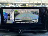 『アラウンドビューモニター』はスムーズな駐車と安全確認をサポートします。