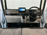 【前方視界】開放的な前方視界!運転がしやすく疲れにくいです♪窓が大きく、見通しがとっても良いおクルマですよ♪
