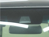 ◆Honda SENSING◆ カメラ等装置で精度の高い検知能力を発揮、安全運転を支援します。ステアリング上のコントローラーに注目!
