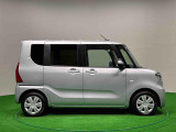 ドアは約90度に開くので荷物も積み込みやすく、乗り降りもしやすい♪ ロングドライブも快適に過ごせる工夫がいっぱいです♪♪