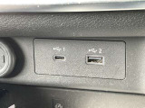 前席USB電源です。
