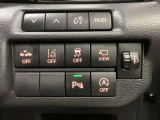 【運転席インパネスイッチ】安全装置関係のスイッチも操作しやすい位置に配置されています。