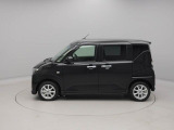 当社では全車、納車前にサービス工場で12ヶ月点検相当の整備を実施しております。そこで確認された不具合箇所は修理しておりますのでご安心下さい。また納車後お気になる点がございましたら気軽にご相談ください。