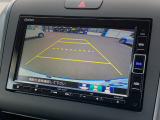 ■バックカメラ■ガイドラインが表示されるので、バック駐車が苦手な方でも安心です!ギアをリバースに入れれば自動的に切り換わりますので、面倒な操作も不要です♪狭い駐車場もお車を傷つけず安心ですね!