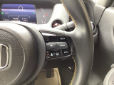 Hondaセンシングの機能のひとつ、アダプティブクルーズコントロール付!アクセルから足を離しても設定したスピードと前車との車間を保ち走行してくれます!車線維持もアシスト☆高速道路で疲労軽減ですね☆