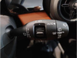 MINIの内装はとにかく『円』に拘ったデザインコンセプトが一目で伝わってきます。これほど円形に拘った車は他に御座いません。伝統のデザイン、トグルスイッチなど遊び心のある内装で御座います。