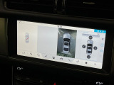 360度カメラ『狭い場所でも安心して駐車できるようにサポート。タッチスクリーンの表示と音で障害物との距離を確認できます。車幅感覚に慣れていない方や駐車の苦手な方には必見の装備といえます♪』