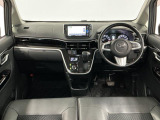 【インパネ】運転のしやすさを最優先に設計された見晴らしの良いフロントビュー。車両間隔が掴みやすく狭い道でも安心♪「安全」と「品質」を最優先に、安心してお乗りいただけるクルマを提供いたします。