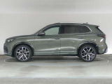 当店は、隣接地に新車ショールームを構え、徒歩数分の場所にはVW車のサービス拠点としては、全国最大規模の港北カスタマーサービスセンターを構え、お客様の様々なニーズにお応えできる体制でお待ちしております。