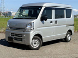 車両の品質管理は室内展示場を完備しておりますので、品質を保った状態の車両をご覧いただけます。