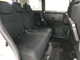 ゆとりある広々とした車内空間は、ドライブを始め買い物やレジャーなど、幅広く活躍します。一人でもみんなとでもお出かけを楽しみましょう!