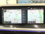 BMWのナビゲーションは操作性も良く、詳細な地図情報と交通状況を見やすく表示し、快適なドライビングをサポートしながら目的地までナビゲートします。
