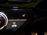 【シートヒーター】シートヒーター装備車です。寒い冬に乗車中とても暖かく快適に移動できます。冷え性の方にピッタリの装備です!