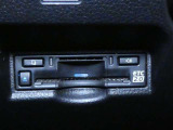 高速道路を賢く使うETC2.0装備です。高速道路とクルマが情報を連携して渋滞の迂回ルートや災害時の適切な誘導をしてくれたりします。