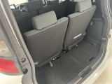 状況に応じてサードシートをセカンドシート下に格納すれば沢山の荷物が載せられます!