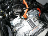e-POWERは、ガソリンエンジンで発電し、その電気を使用して大出力モーターのみで駆動する日産独自の電動パワートレイン!2世代e-POWERは、インバーターとモーターを一体化してコンパクト&高出力化を実現!