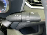 【オートライト】車外の明るさに応じて自動的にライトの点灯・消灯をしてくれます