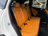 BMW Premium Selection 江戸川は、約20台の展示スペースがあり、常時新車拠店より厳選された認定中古車が続々と入庫しております。