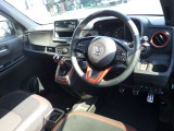 ★フロントシート★ 自然な姿勢のままでいられるシートが、運転しやすさと疲れにくさを感じさせてくれるはずです♪