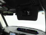 運転席と助手席にはシートヒーターも付いています!