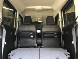 シートを倒すと大きな荷物や長い荷物などたくさん積めますよ☆