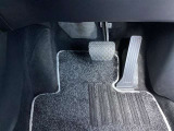 オルガン式アクセルペダルで、長距離も疲労を感じずにアクセル操作ができます。