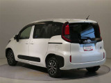 ご覧の車両以外にも多数のU-Carを展示販売しております。