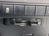 ETC車載器は、ビルトインタイプですっきり収納され、見た目も使い勝手も満足のアイテムです。