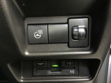 ステアリングヒーター付きで寒い朝もあったかです。