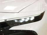 LEDヘッドライトです。デザイン性がよくとても明るいので、夜間の走行や悪天候でも安心です。しかも長寿命!