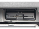 ビルドインタイプのETC車載器がスッキリと収まっています。