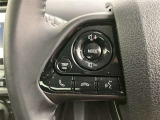運転中、オーディオの操作をしてて、ハッとしたことはありませんか?ステアリングスイッチは、運転中でもハンドルでオーディオの操作が可能です。安全なドライブをサポートします。