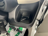 運転席側ドリンクホルダー