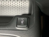 寒い季節もスイッチ一つでシートがポカポカに!これはかなり快適です!運転席と助手席にございます!!!