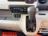メンテナンスしてある記録簿付きの車両です。(取り扱い説明書&メンテナンスノート)新車購入時からの点検内容が記入してあります!おクルマに関してどんな細かい事でも気になる事があればお気軽にお電話ください!