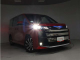 高輝度で点灯速度が速いLEDヘッドライト装備!LEDの明るい光が走行中の視界の確保をサポートして、夜のドライブがより楽しく安全に運転できます♪
