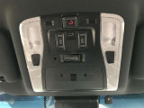 パワーバックドア付き。運転席から離れることなく車両後方のバックドアを自動で開閉できます。