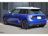 【MINI NEXT 認定中古車】安心の保証プログラムや延長保証など、MINI NEXT車両をご購入いただいたオーナーの皆様に、より快適なMINIライフを楽しんでいただくためのユニークなサービスをご用意しております。