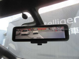 【スマートルームミラー】バックミラーが映像で!!荷物や後席に同乗している方、曇りなど視界が遮られ後ろの確認がでいきない時、クリアな映像で確認をすることができる便利な機能です☆