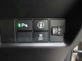 パーキングセンサーや横滑りを防ぐVSA等のスイッチ類は運転席の右側、手の届きやすい位置にあります。