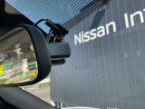 日産純正ドライブレコーダはオールインワンタイプ、フルハイビジョン録画対応で高精細な映像を記録できます。記録した映像は、ナビゲーションでその場で確認できます。