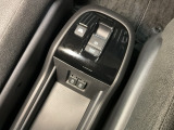 停車中にブレーキペダルから足を放しても停車状態を保つオートブレーキホールド。
