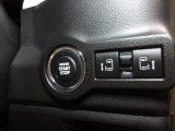 プッシュスタート+運転席、助手席の電動スライドドアを採用しております。狭い場所での乗り降りに大変役立つ快適な装備です!