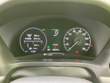 スタイリッシュなデザインのメーター。視認性の高い表示で、運転情報を一目で確認できます。ドライバーの運転をサポートする重要な役割を果たします。