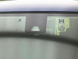 【トヨタセーフティセンス】走行中に前方の車両等を認識し、衝突しそうな時は警報とブレーキで衝突回避と被害軽減をアシスト。より安全にドライブをお楽しみいただけます。