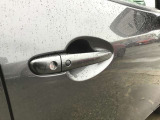 キーをポケットに入れたままでもドアのロック&アンロックができ、雨の日や、荷物の多い日に大活躍!
