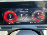 NISMO専用のグラフィックやレッドアクセントが施された12.3インチの大型TFTカラーディスプレイを採用しています。
