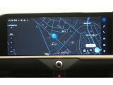 ディスプレイオーディオ(コネクティッドナビ対応)PLUS搭載。T-Connectご契約で2030年11月まで無償で利用できるナビ(期限到来後は有償)と、解約後も利用できる車載ナビが搭載されています。