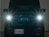 LEDヘッドライト(オートハイビーム機能付)が搭載されており、遠くまで明るく均一に照らし、高速道路等での安心感が向上しております。