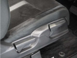 ◆シートハイトアジャスター◆運転席を上下に高さ調節ができます!運転ポジションを体格に合わせてシート調整できます。